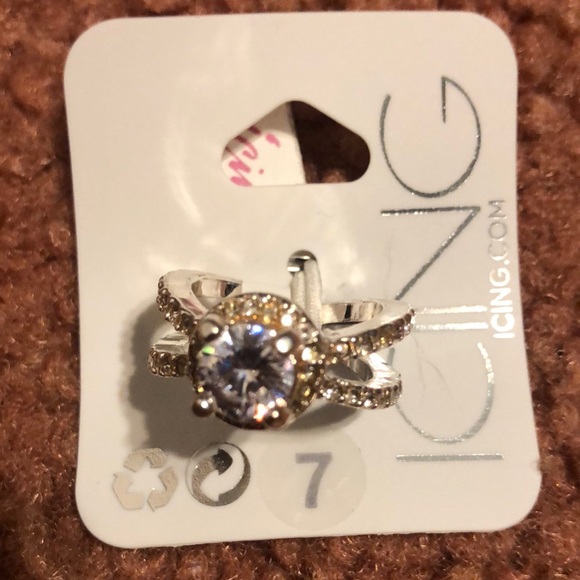 Beautiful Icing Ring - Picture 2 of 6